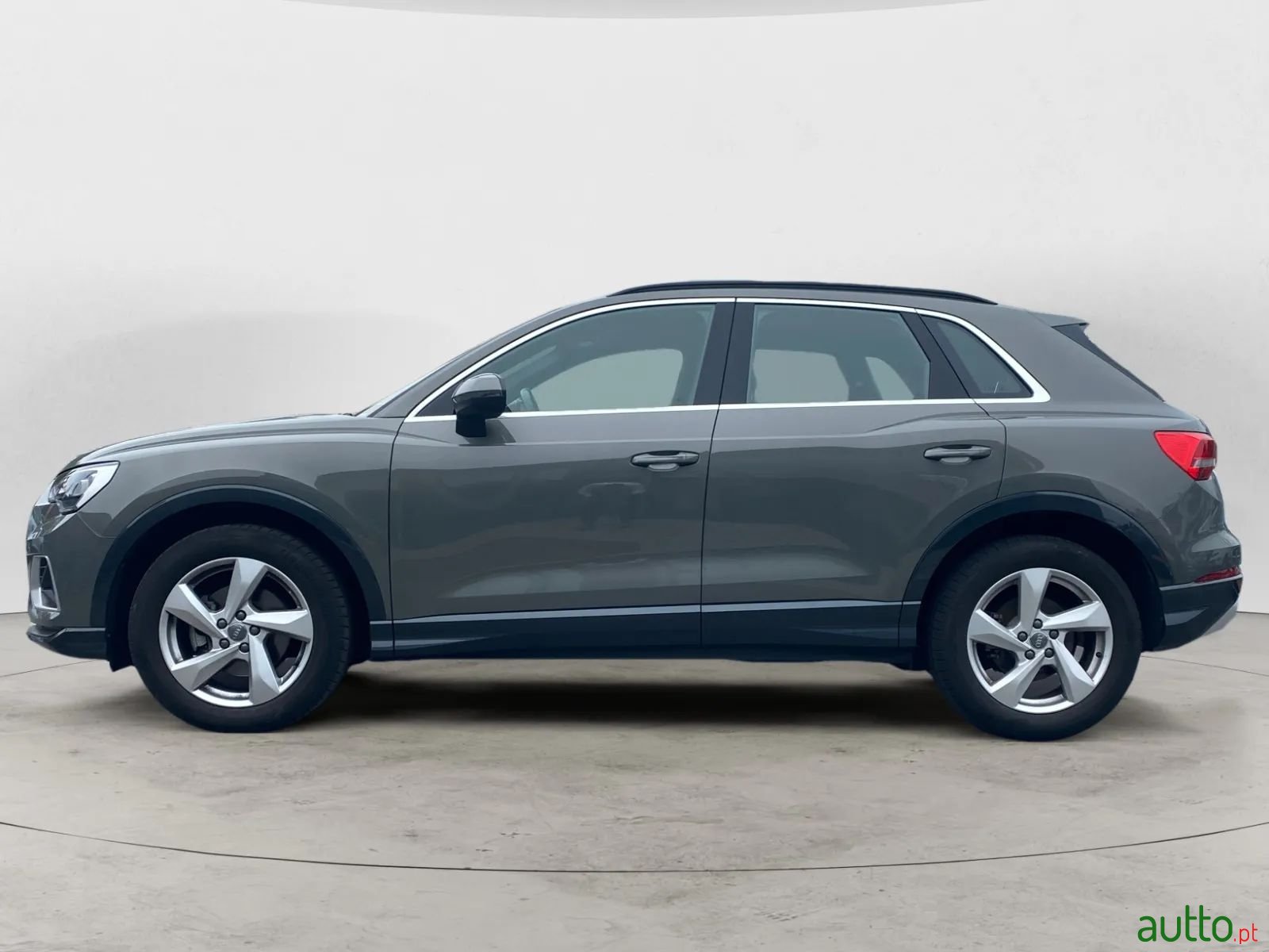 2020' Audi Q3 photo #2