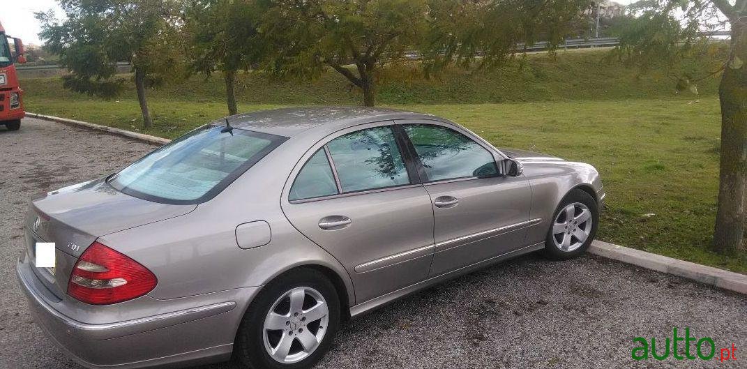 2005' Mercedes-Benz E-320 photo #5