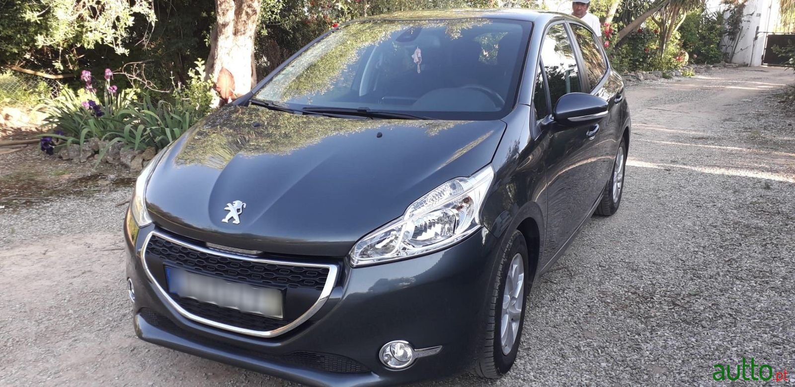 2015' Peugeot 208 photo #5