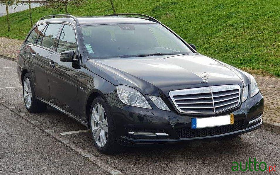 2012' Mercedes-Benz E-220 photo #3