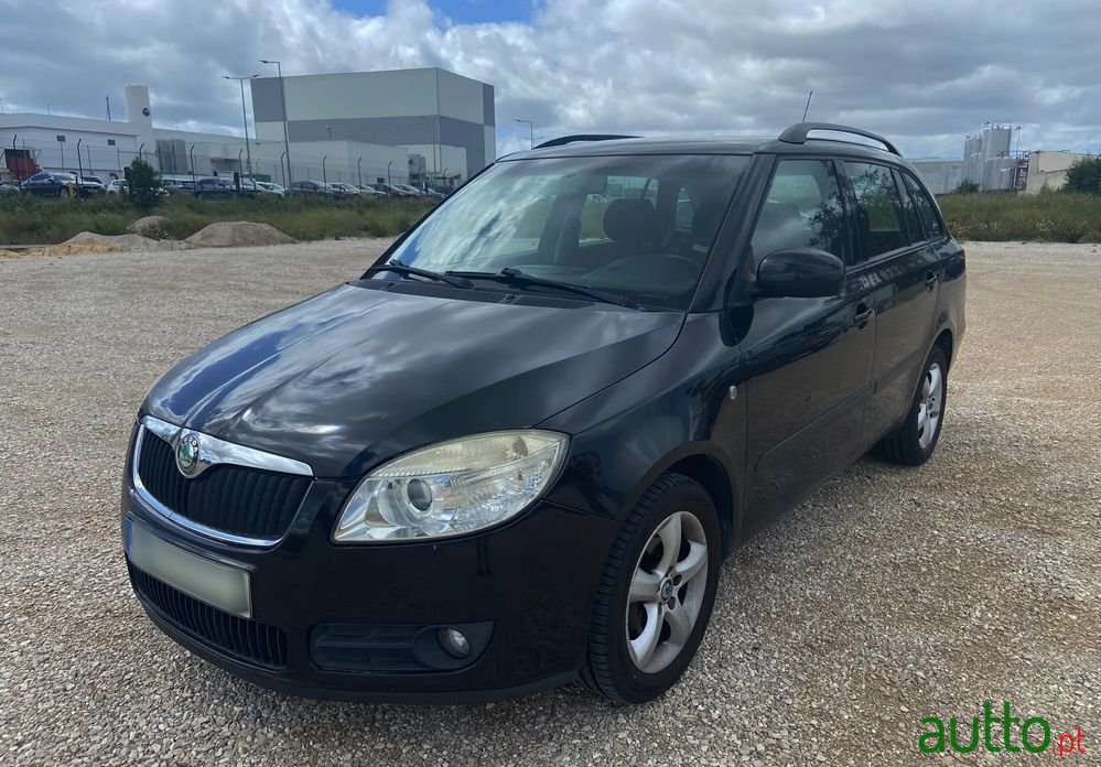 2008' Skoda Fabia Break photo #1