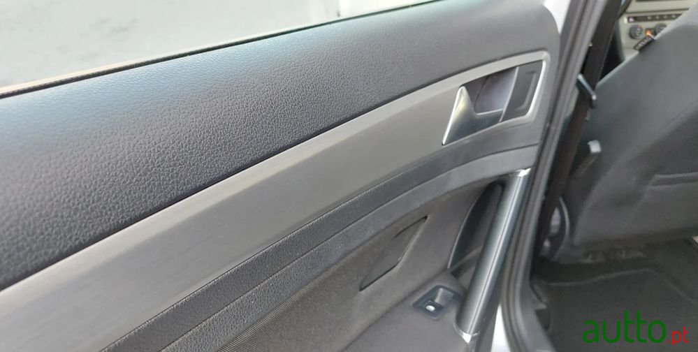 2015' Volkswagen Golf Variant photo #6