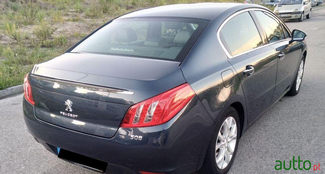 2013' Peugeot 505 photo #2