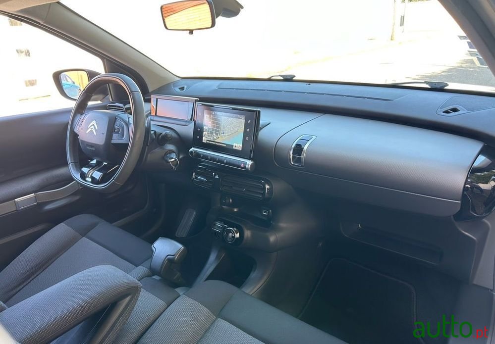 2015' Citroen C4 Cactus photo #6