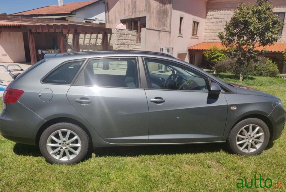 2012' SEAT Ibiza-St photo #4