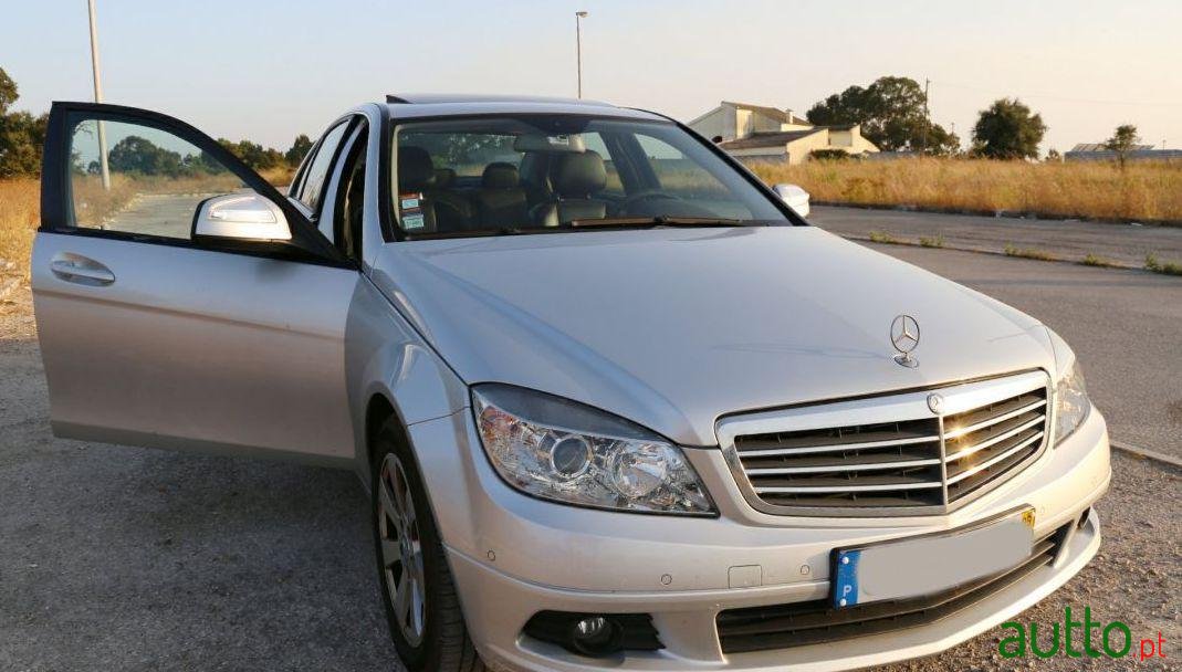 2009' Mercedes-Benz C-220 photo #3