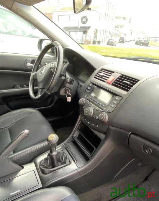 2004' Honda Accord Tourer photo #5