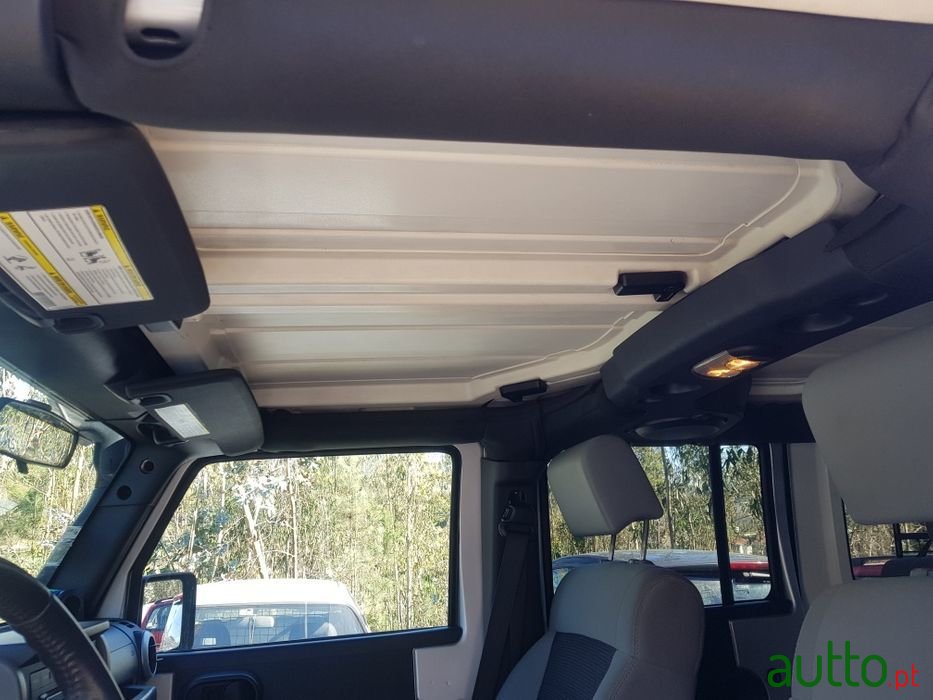 2010' Jeep Wrangler photo #3