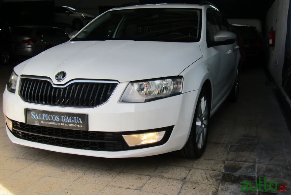 2015' Skoda Octavia Break photo #3