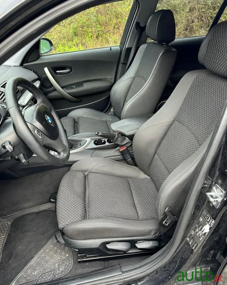 2005' BMW 120 D Sport photo #5