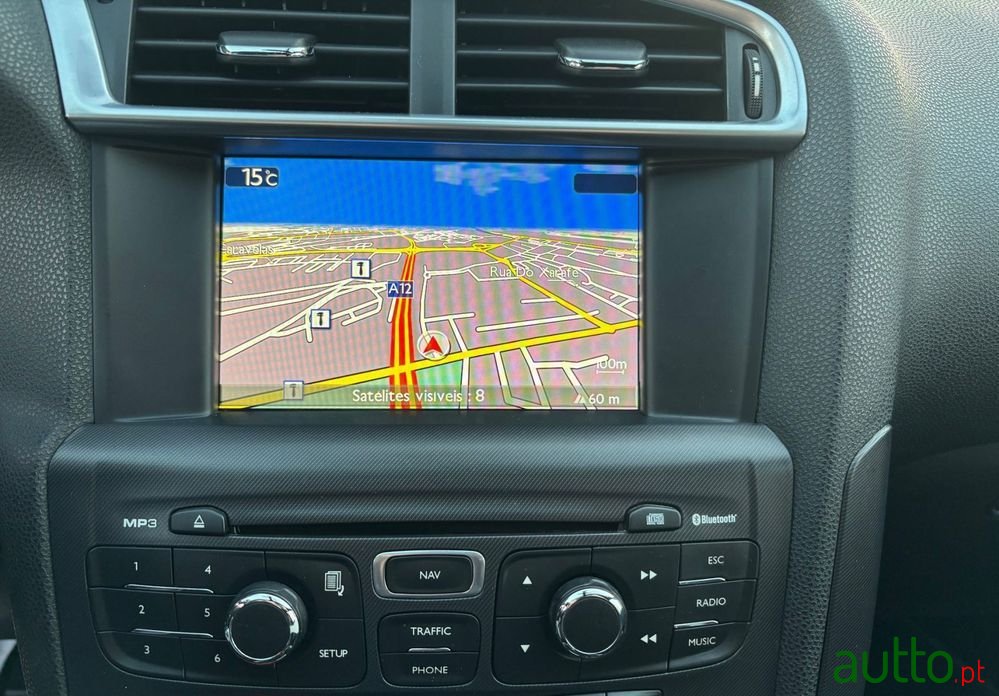 2012' Citroen DS4 1.6 E-Hdi So Chic photo #6