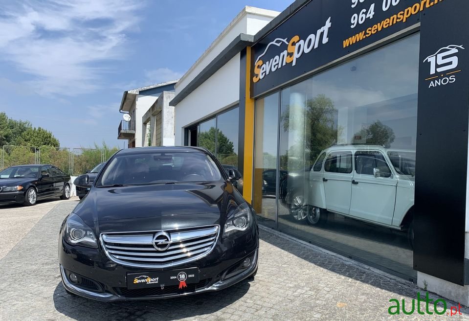 2014' Opel Insignia photo #2