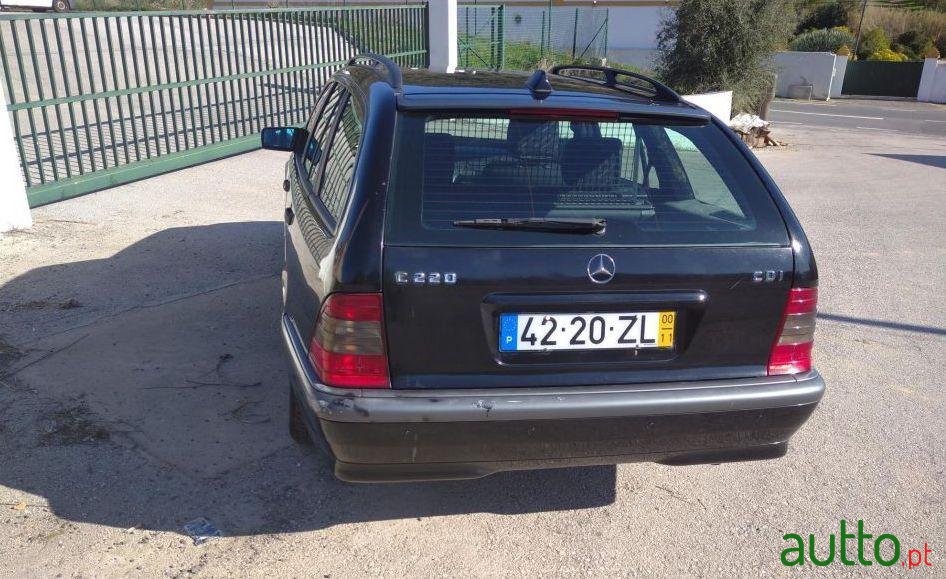 2000' Mercedes-Benz C-220 photo #4