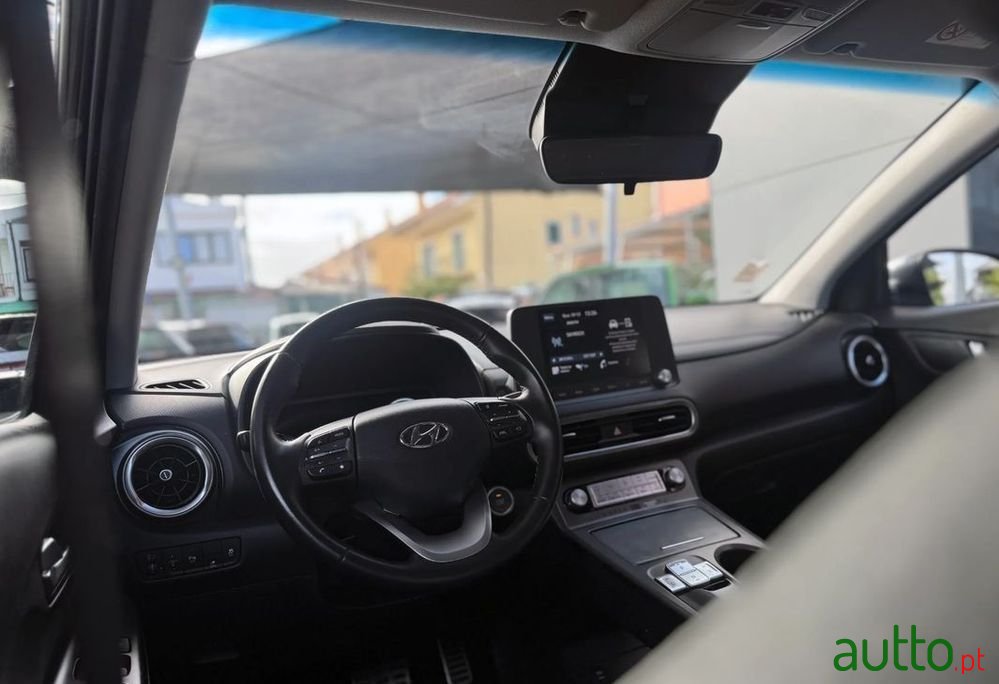 2022' Hyundai Kauai photo #2