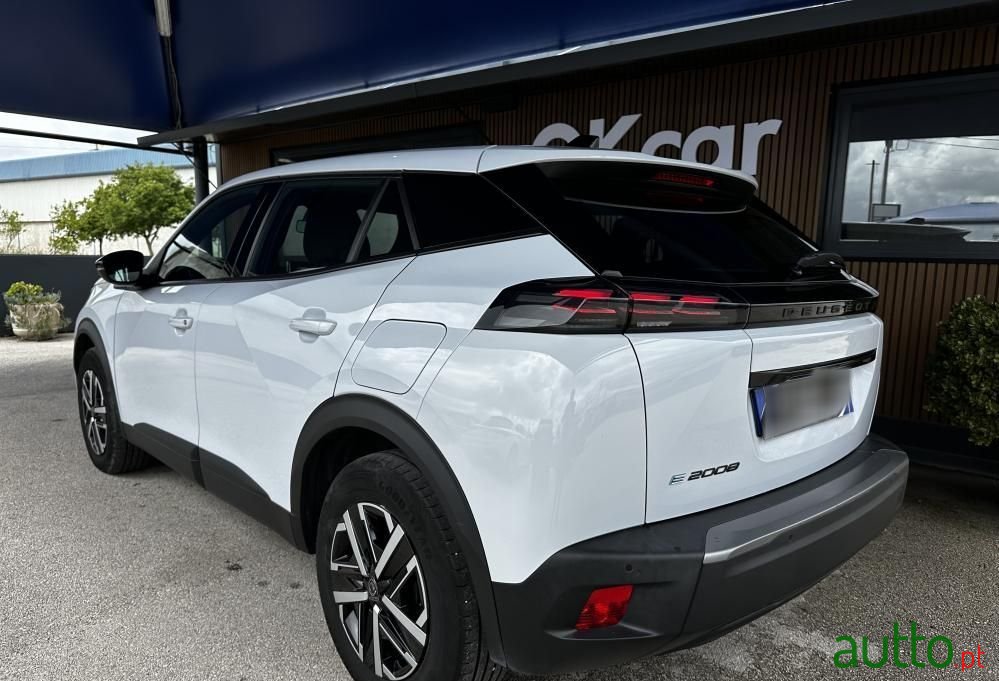 2024' Peugeot e-2008 54 Kwh Style photo #2