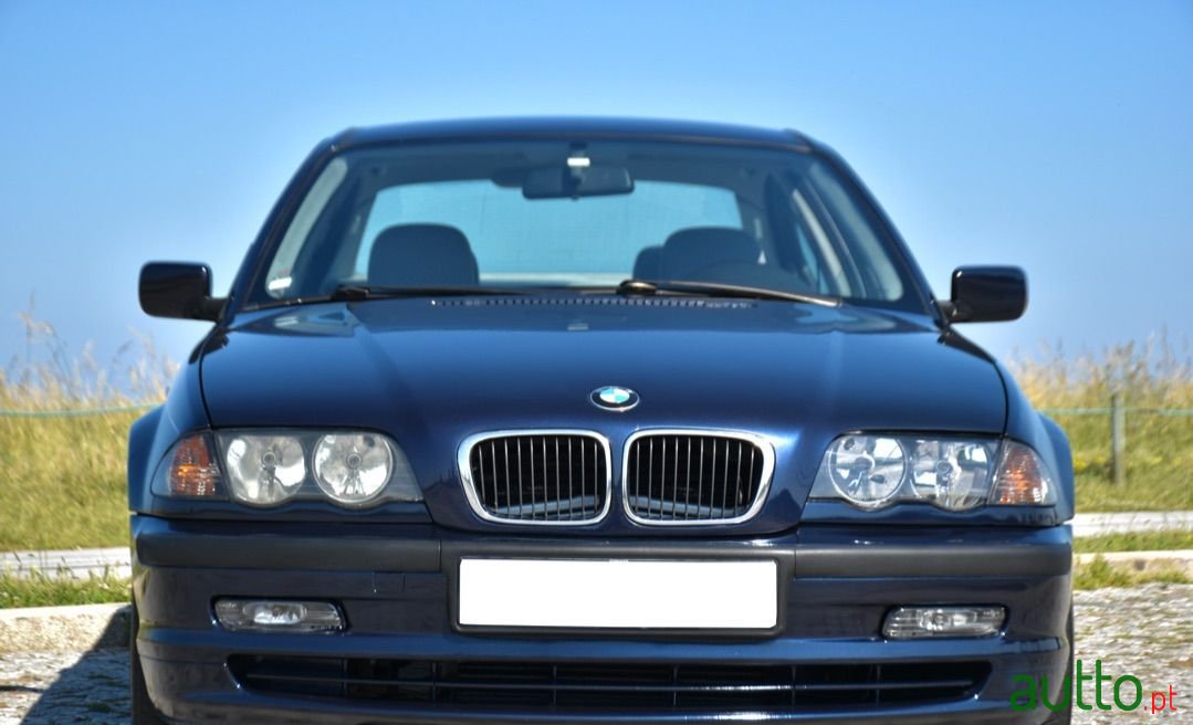 2000' BMW 320 photo #2