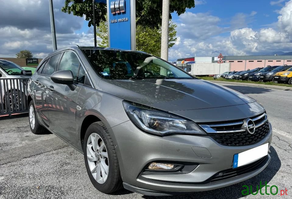 2017' Opel Astra Sports Tourer photo #3