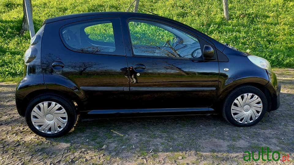 2010' Citroen C1 photo #2
