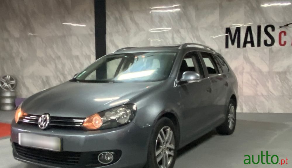 2010' Volkswagen Golf Variant photo #1