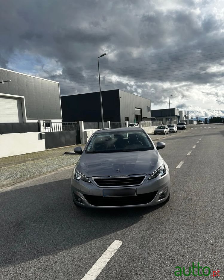 2014' Peugeot 308 photo #1