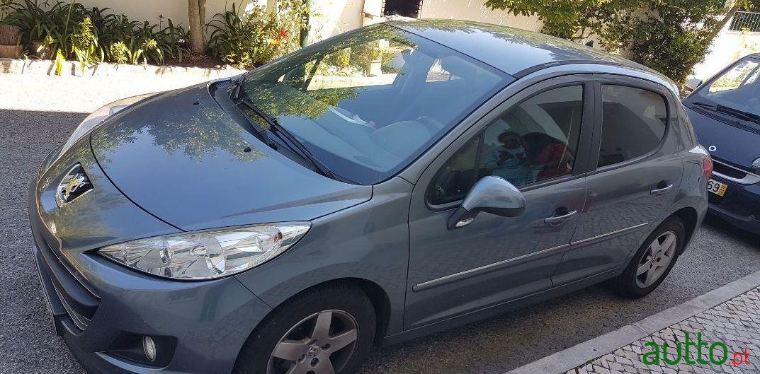 2011' Peugeot 207 photo #1