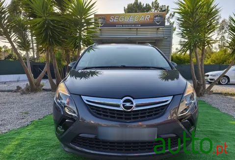 2016' Opel Zafira 1.4 T Dynamic Gpl photo #2