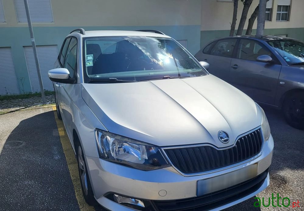 2016' Skoda Fabia Break photo #1
