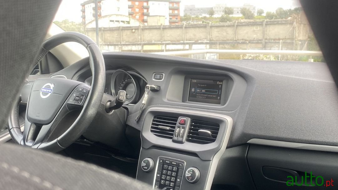 2016' Volvo V40 photo #3