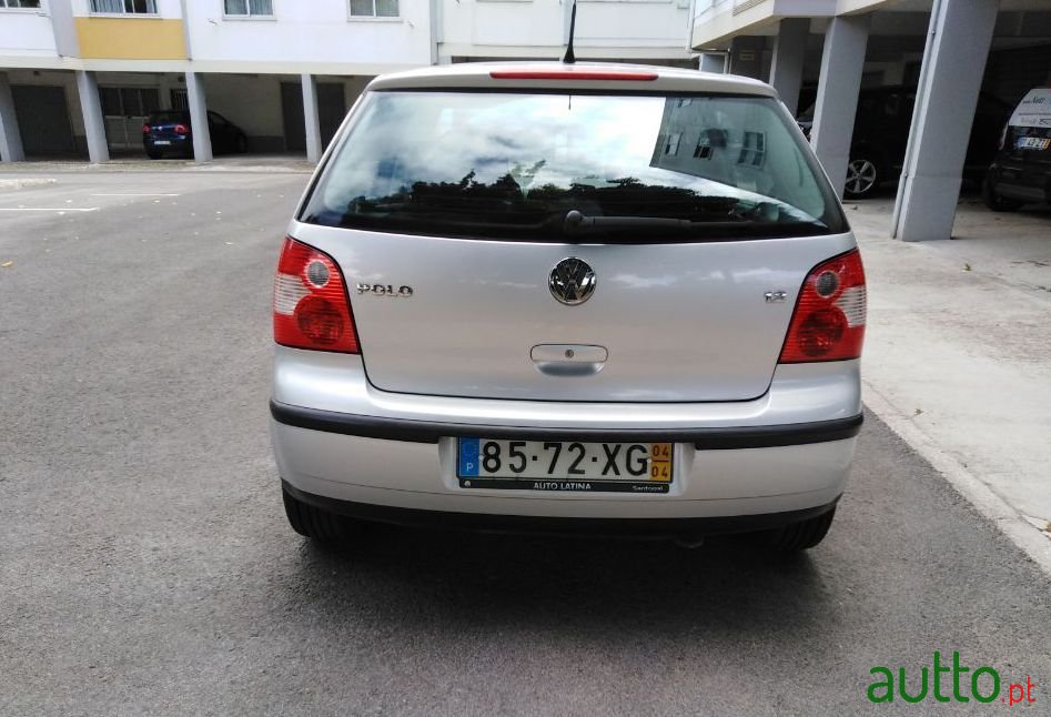 2004' Volkswagen Polo photo #5