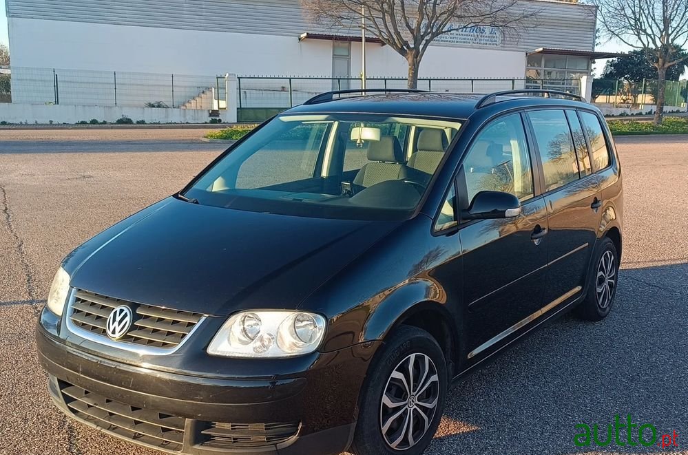 2006' Volkswagen Touran 1.4 Tsi Trendline 5L photo #2
