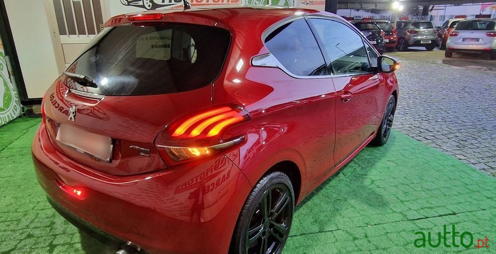 2016' Peugeot 208 Gt Line photo #5