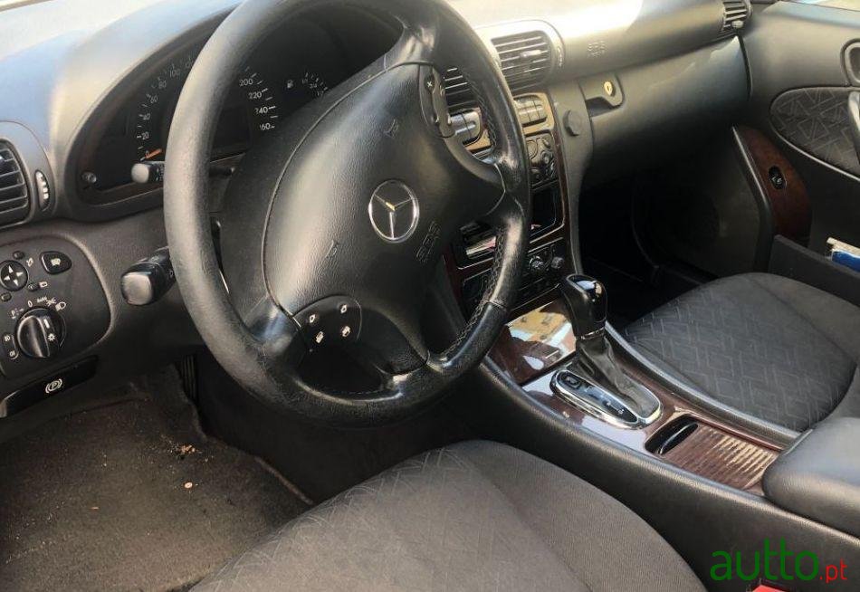 2000' Mercedes-Benz C-220 photo #4