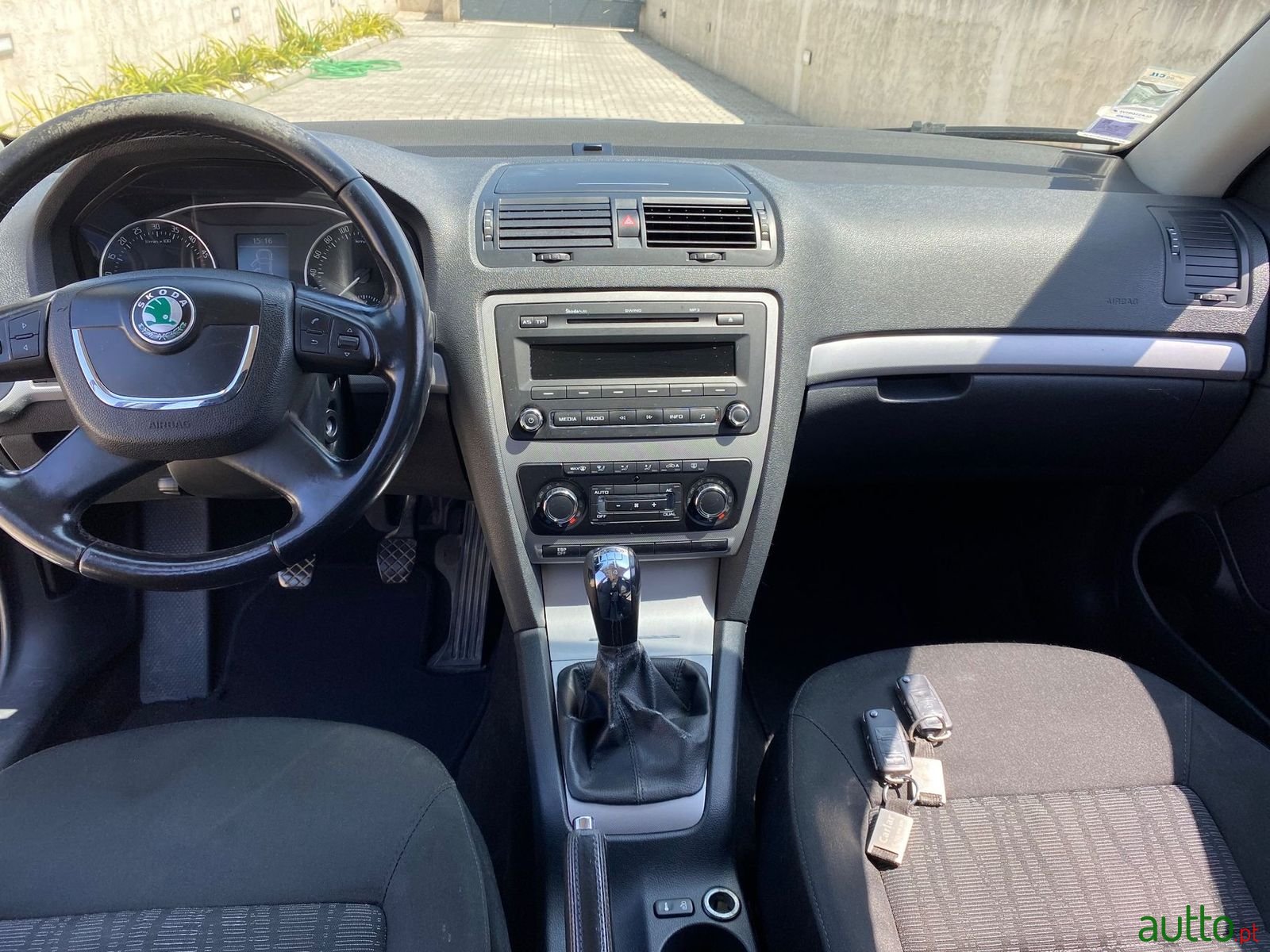 2009' Skoda Octavia Break photo #6