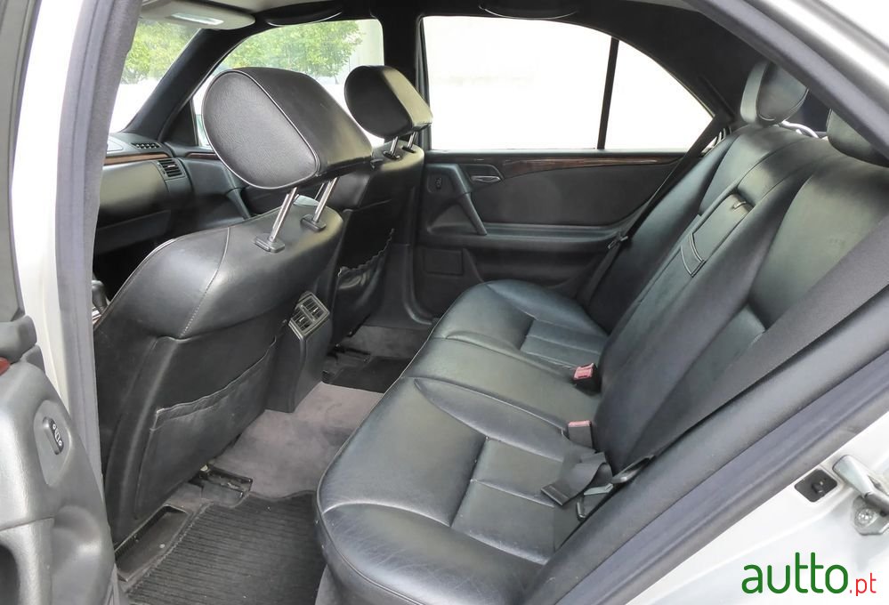 1998' Mercedes-Benz Classe E photo #3