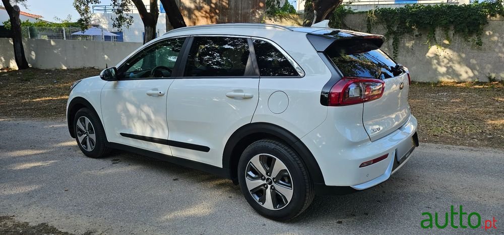 2019' Kia Niro 1.6 Gdi Hev Ex photo #5