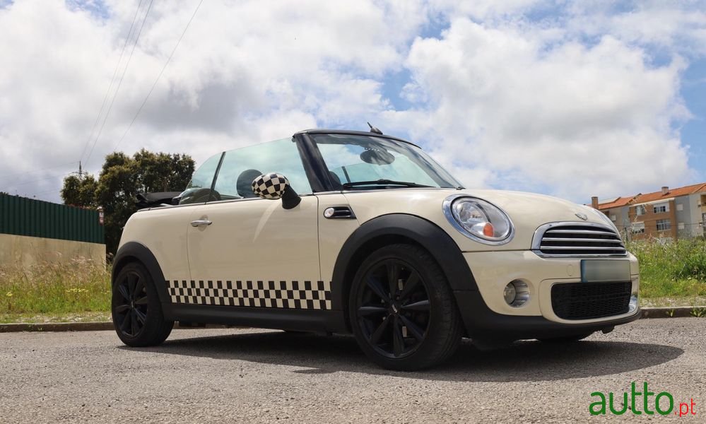 2011' MINI One D 3 Portas photo #1