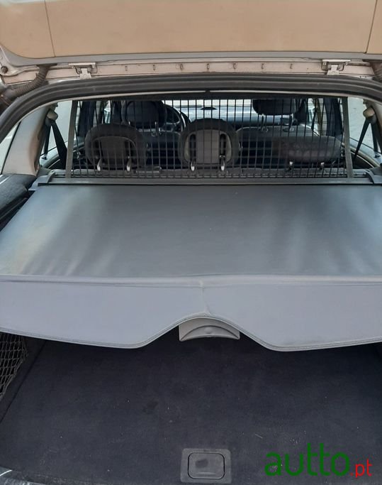 2004' Mercedes-Benz C-270 photo #3