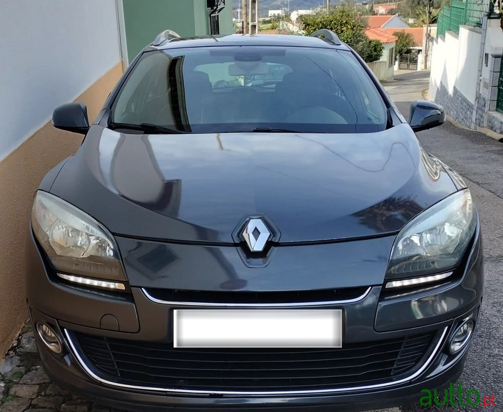 2013' Renault Megane Sport Tourer photo #5