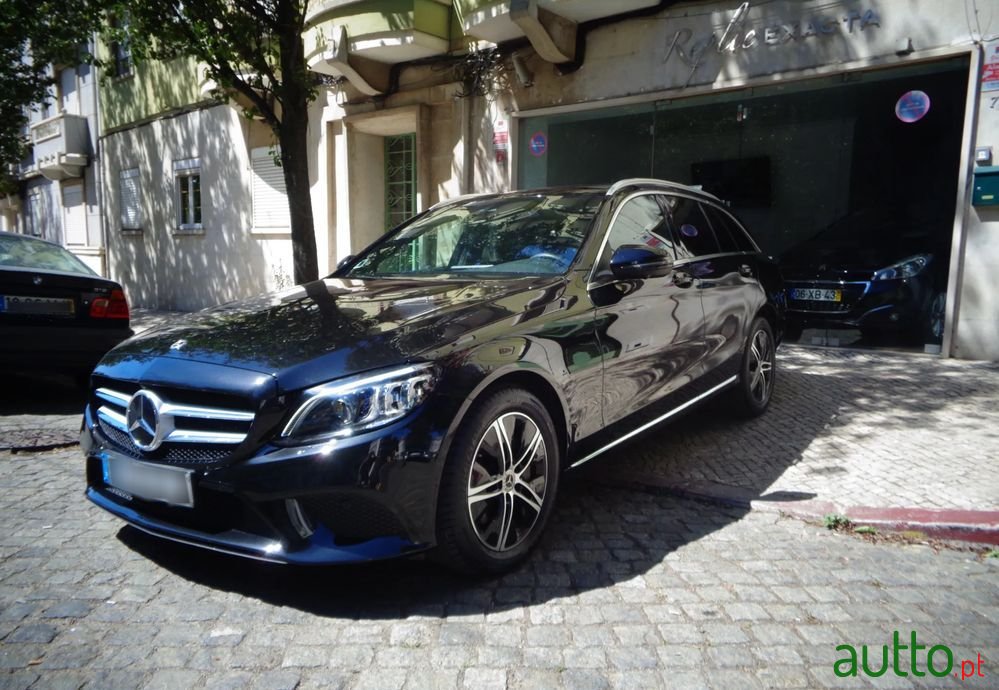 2020' Mercedes-Benz C 300 D Avantgarde photo #2
