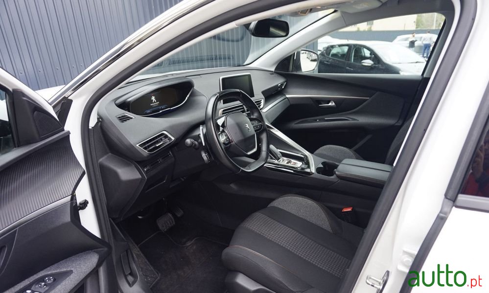 2019' Peugeot 3008 photo #6