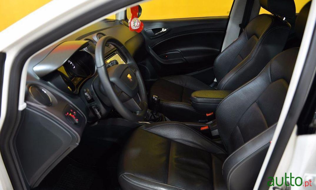 2012' SEAT Ibiza Tdi photo #2