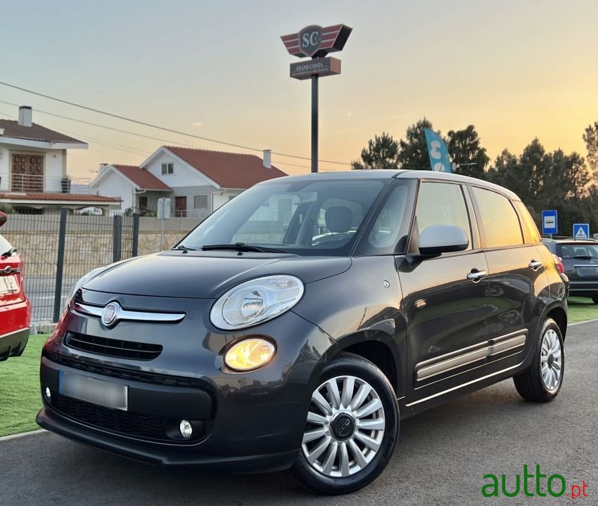 2013' Fiat 500L photo #1