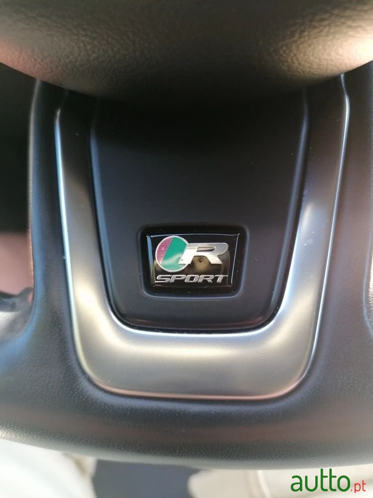 2018' Jaguar F-Pace photo #2