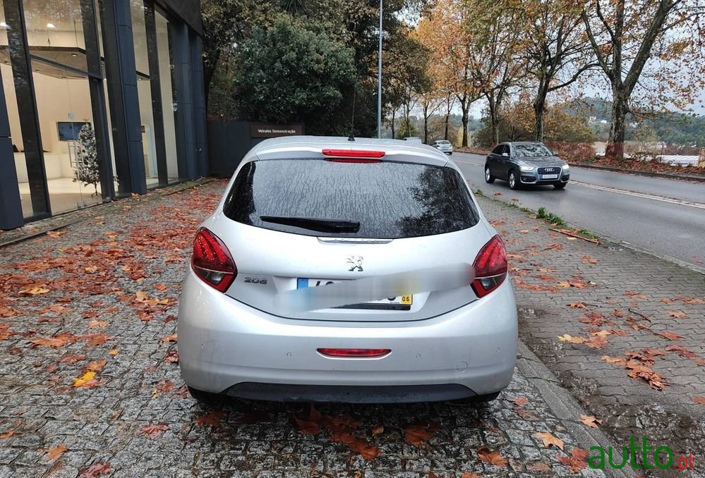 2016' Peugeot 208 photo #3