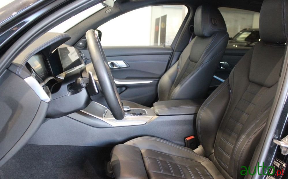 2020' BMW 330 photo #4