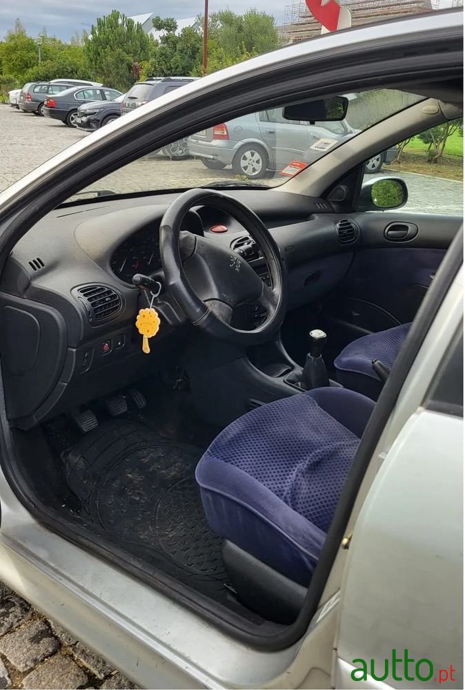 2005' Peugeot 206 photo #3