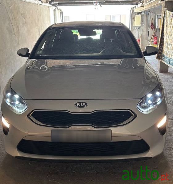2020' Kia Ceed 1.0 T-Gdi Drive photo #2