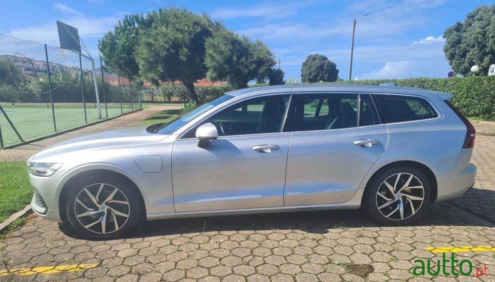 2019' Volvo V60 photo #5