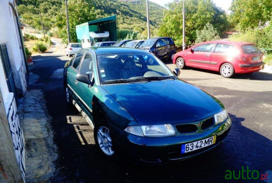 1999' Mitsubishi Carisma photo #1