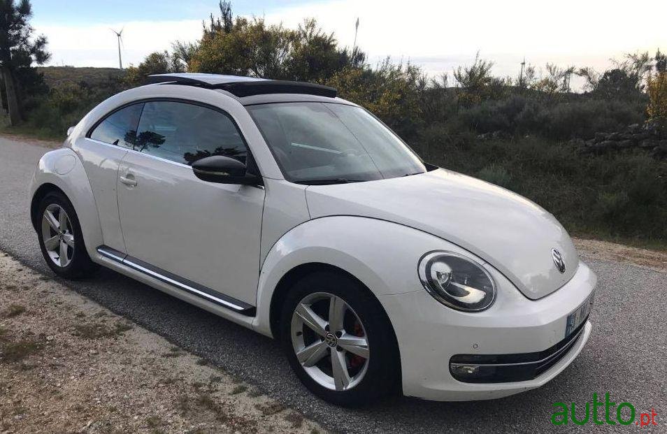 2013' Volkswagen Beetle Sport photo #1